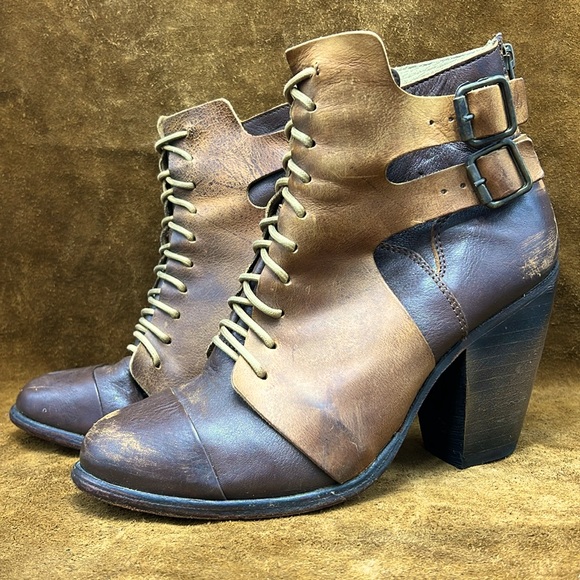 Freebird Heeled Ankle Boots - Picture 2 of 11